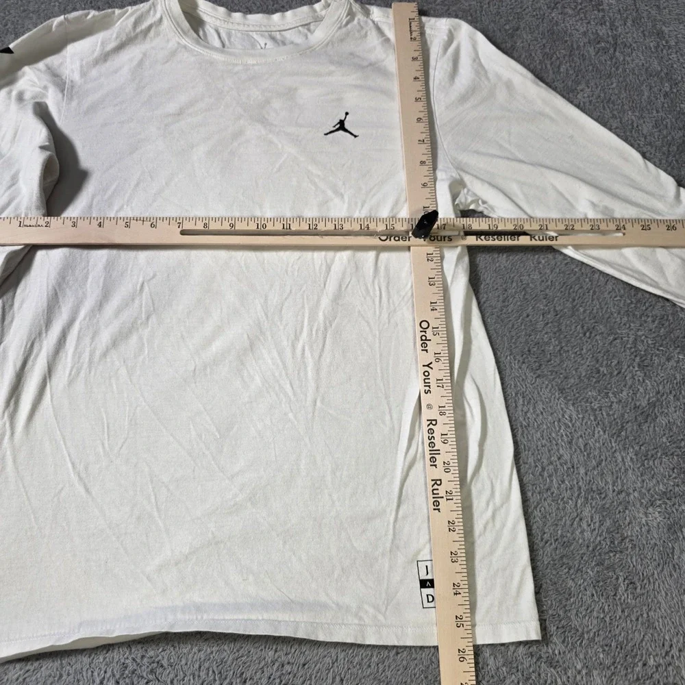 Jordan Mens Medium Long Sleeve T-Shirt White Jumpman Sleeve Graphic Logo